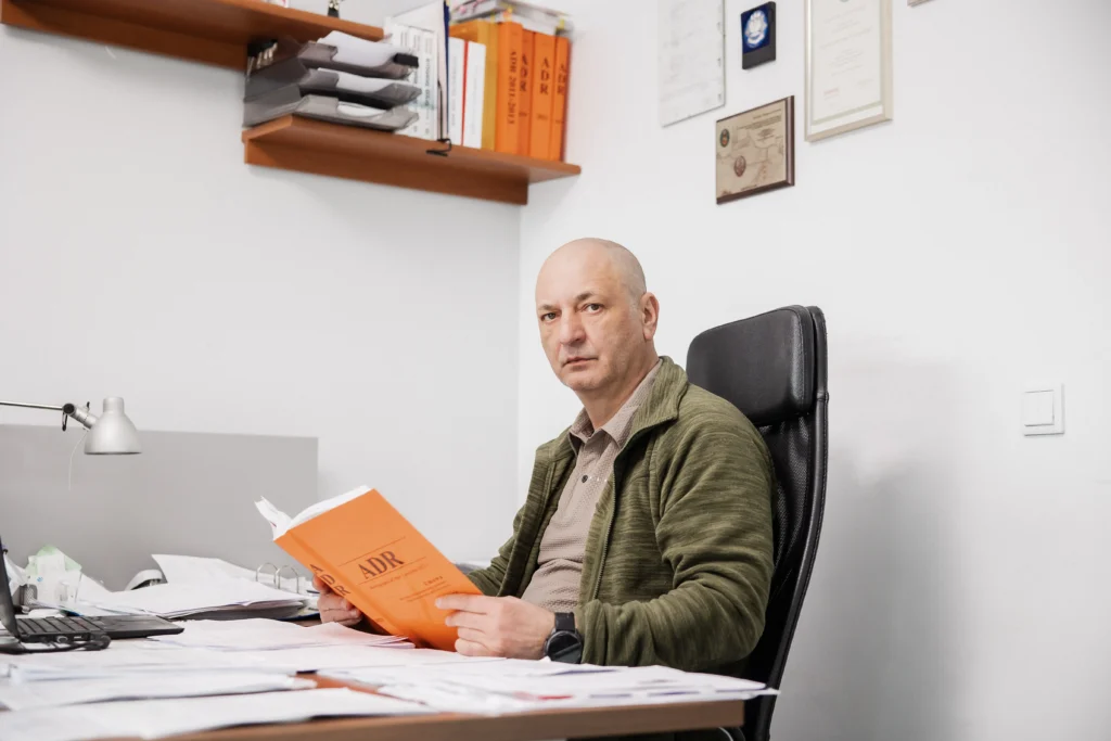 Grzegorz Sitarek — certyfikowany doradca ADR, przewóz materiałów niebezpiecznych, Jelenia Góra